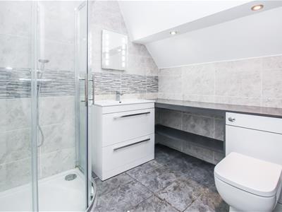 EN SUITE SHOWER ROOM/W.C.
